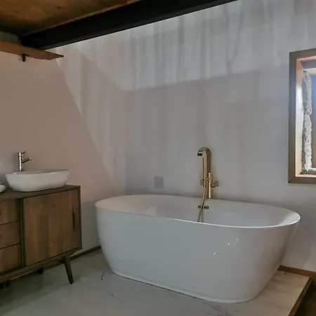 Σπίτι διακοπών Private Pool With Huge Terrace&garden *